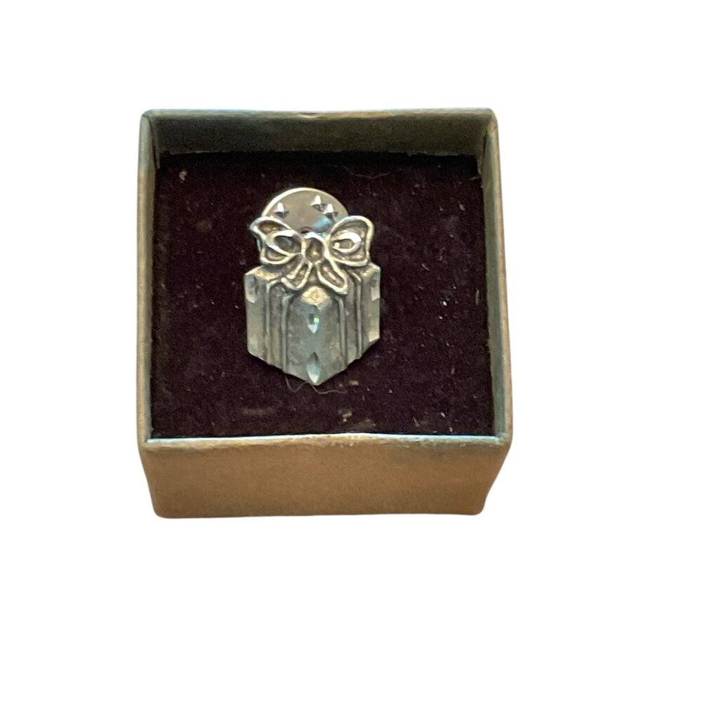 Seasonal Shop Pewter Christmas Gift Box Pin